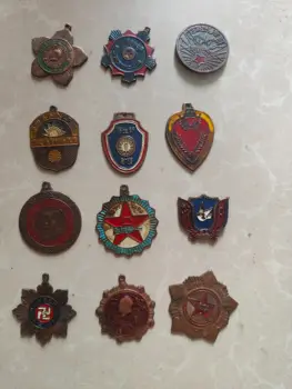 Китайска колекция от медни сувенири икони на председателя МАО, нагрудных икони, сувенири икони, китайски възпоменателни значки на МАО Цзедун