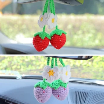 Супер сладък ягодов плодов декор за кола, вязаный на една кука, червено/розово ягодово автомобил, подвесное украса за огледала за обратно виждане за тийнейджъри