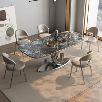Италиански минималистичен ярък луксозна маса за хранене е от каменни плочи, модерен минималистичен малки домакински лампа, луксозен правоъгълен din