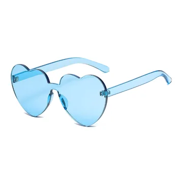 Обожавам слънчеви очила, шаферките, пикник край басейна, слънчеви очила с форма на сърце цвят карамел