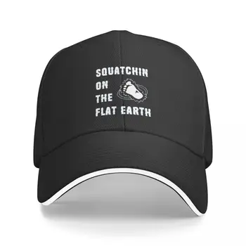 Тениска Squatchin on the Flat Earth - За заселници, Тениска голямата стъпка, Експерти по скватчингу, Бейзболна шапка Flat Earth Йети T-Violeta